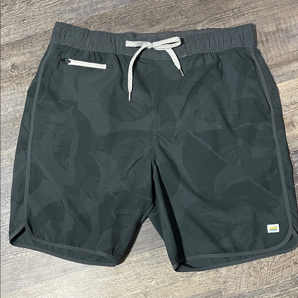Vuori Banks Hybrid Shorts